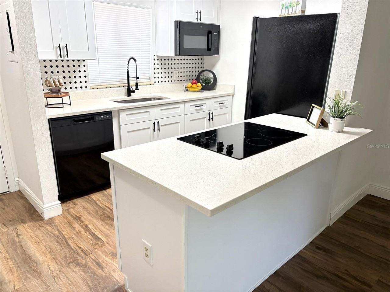 4006 Cedar Limb Ct - Photo 2 of 27