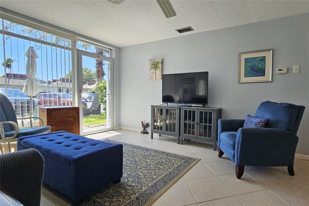 4318 Tahitian Gardens Cir #B - Photo 4 of 22