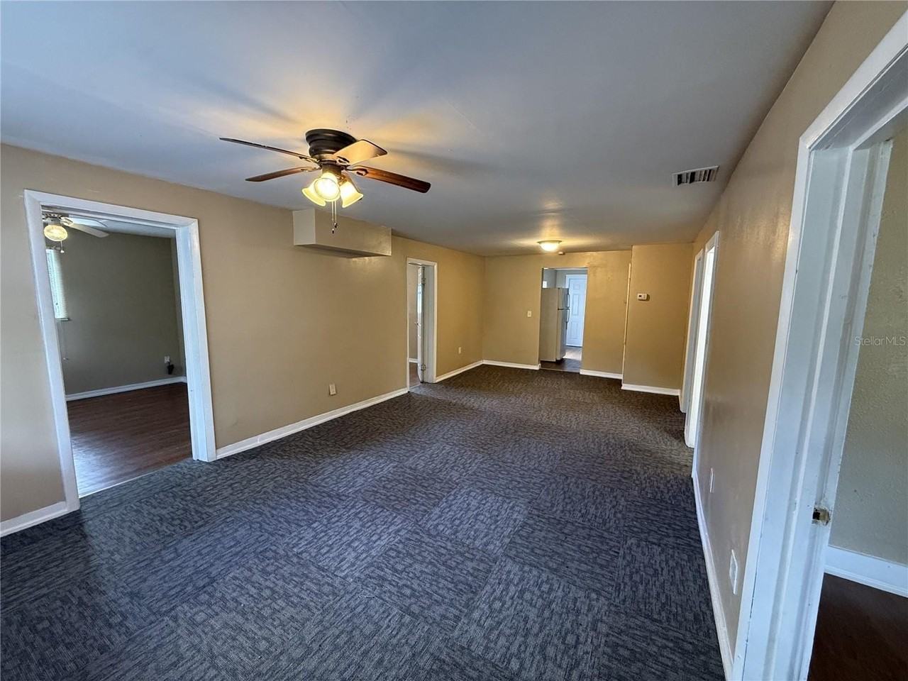 314 W Crescent Dr - Photo 3 of 19