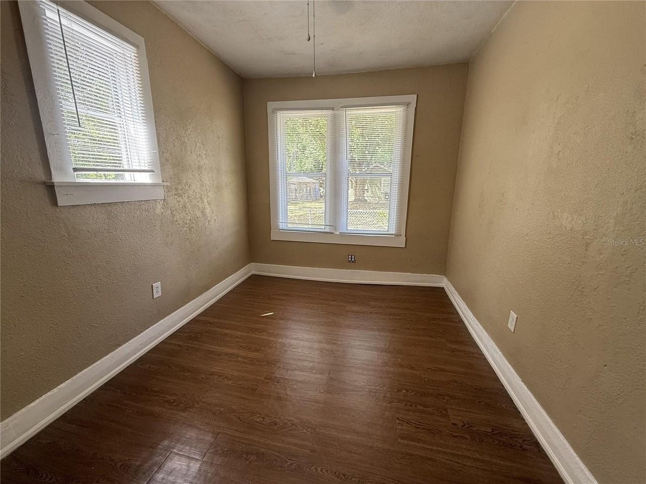 314 W Crescent Dr - Photo 7 of 19