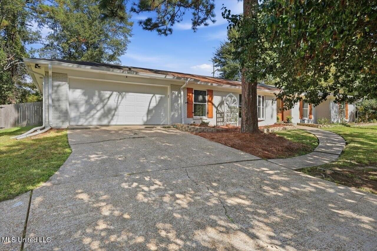 144 Rollingwood Dr - Photo 4 of 43