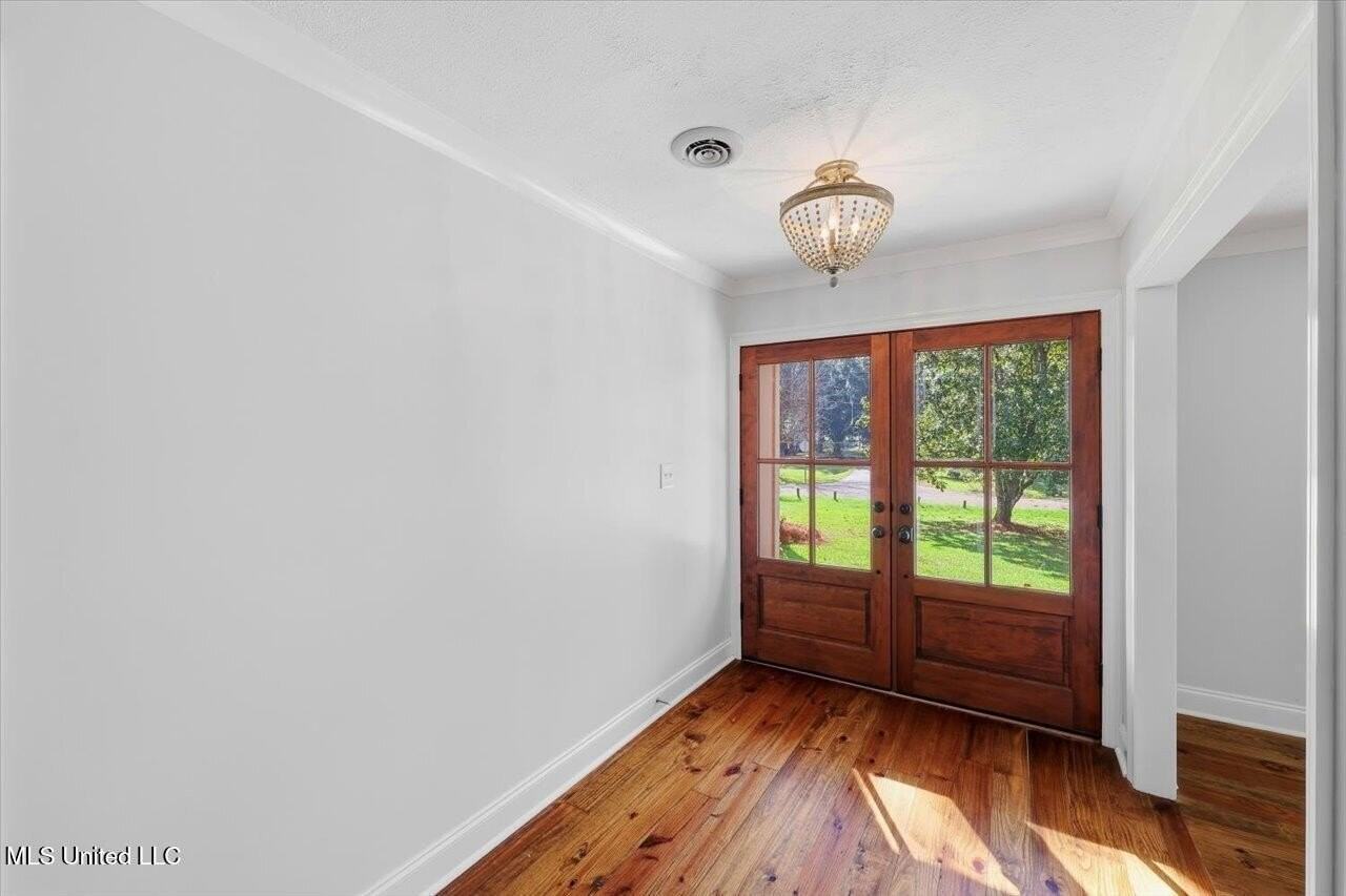 144 Rollingwood Dr - Photo 5 of 43