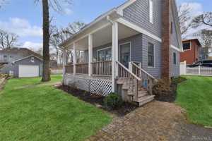 featured image of 1050 Pine Ave