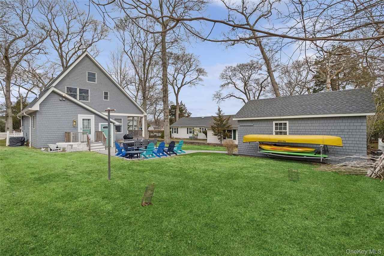 1050 Pine Ave - Photo 6 of 20