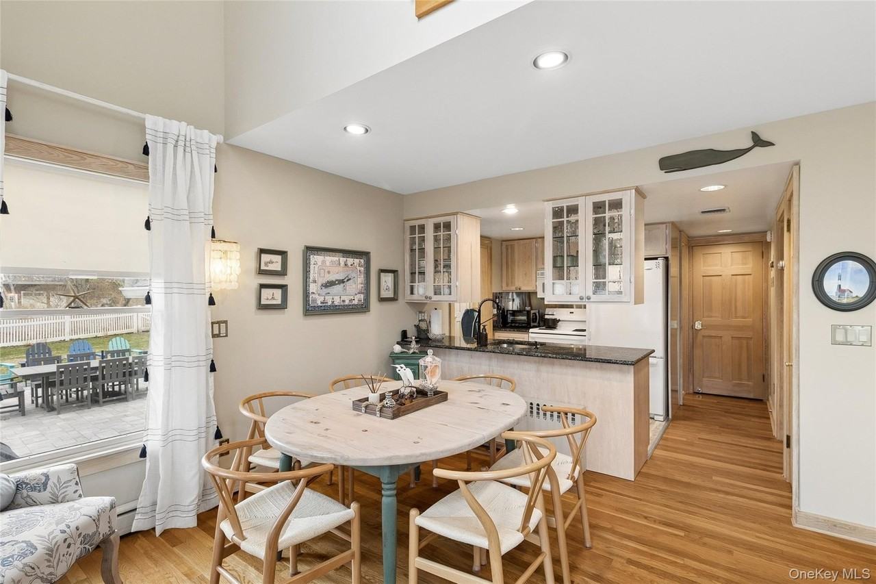 1050 Pine Ave - Photo 7 of 20