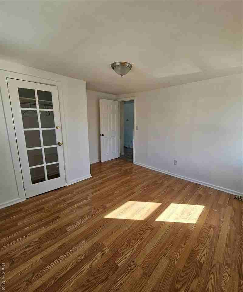 196 S Franklin St - Photo 5 of 8