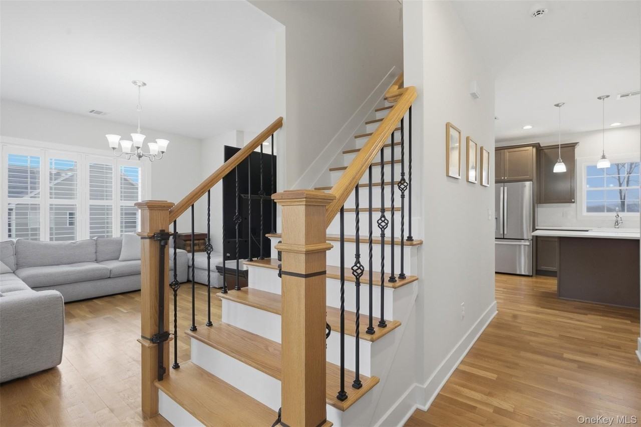 108 Joyce Way - Photo 3 of 39