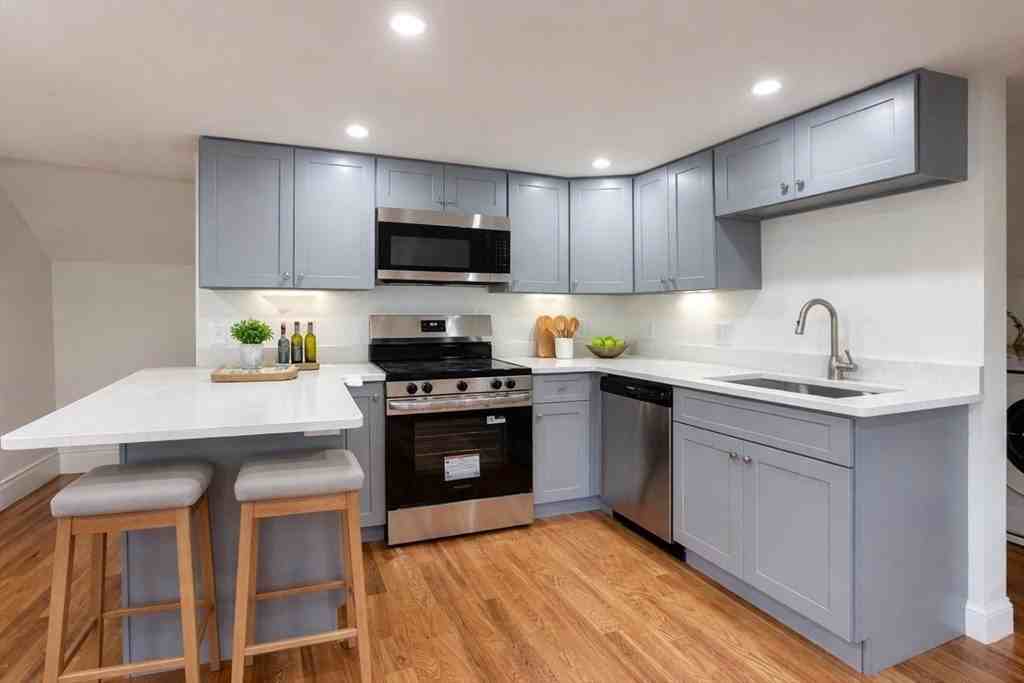 3 Newbury Ave - Photo 2 of 8