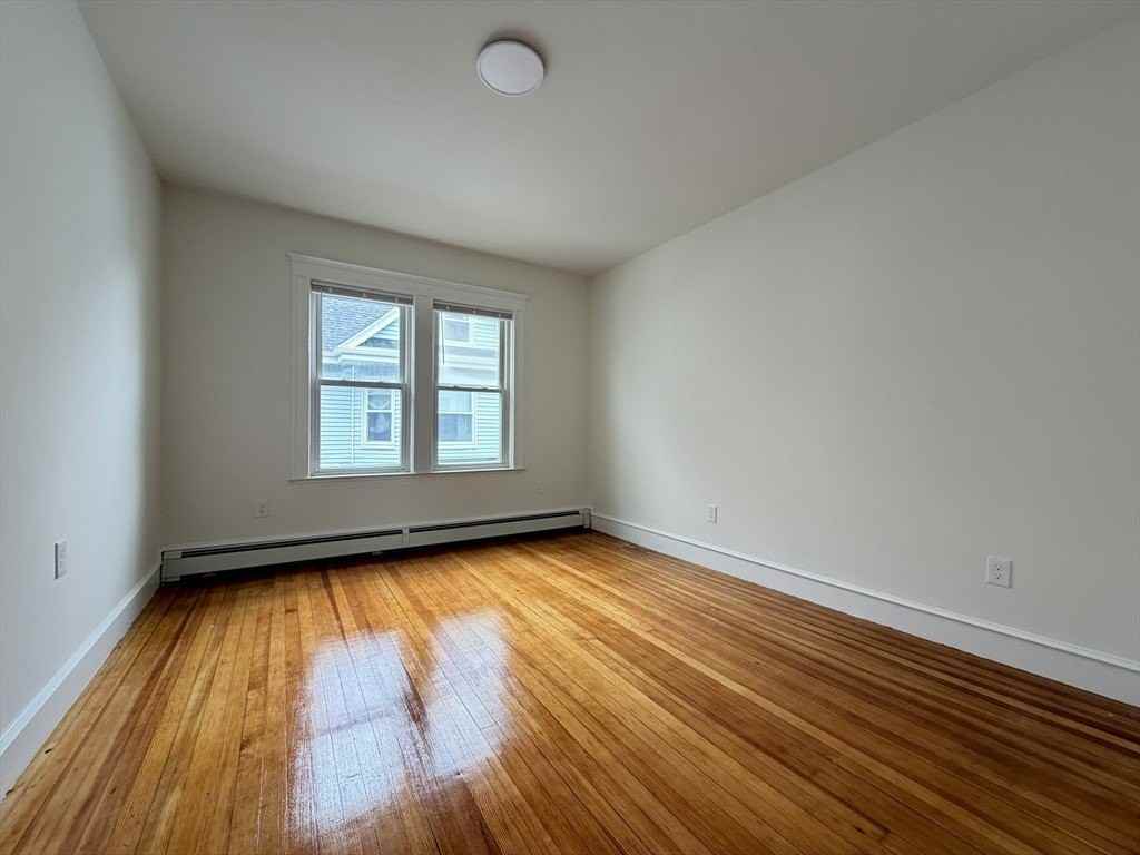 2 Newbury Ave - Photo 4 of 12