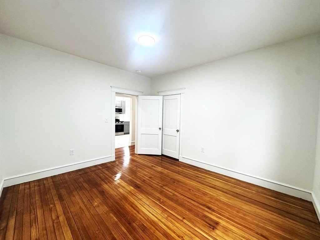 2 Newbury Ave - Photo 6 of 12