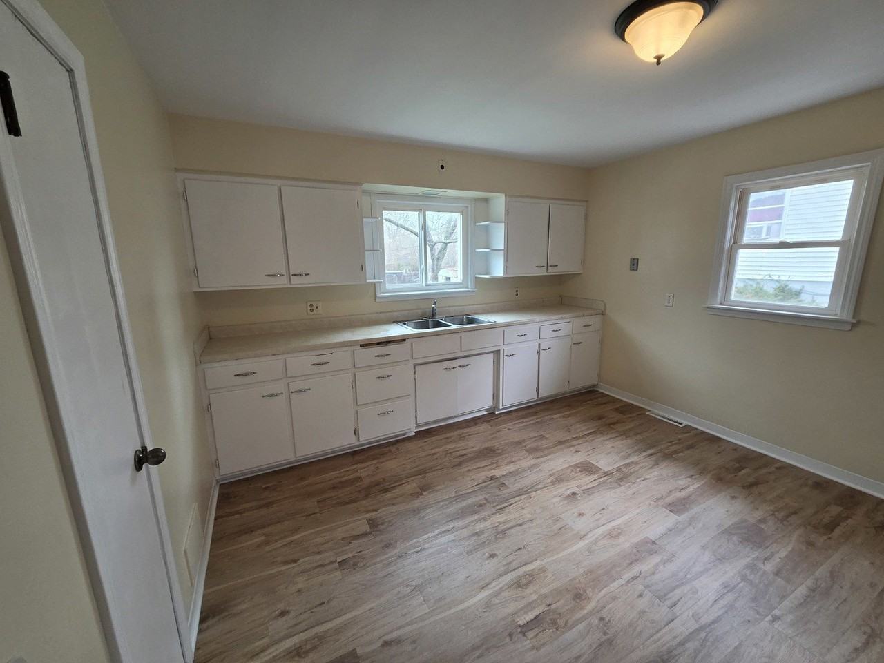 110 North Ave - Photo 4 of 16