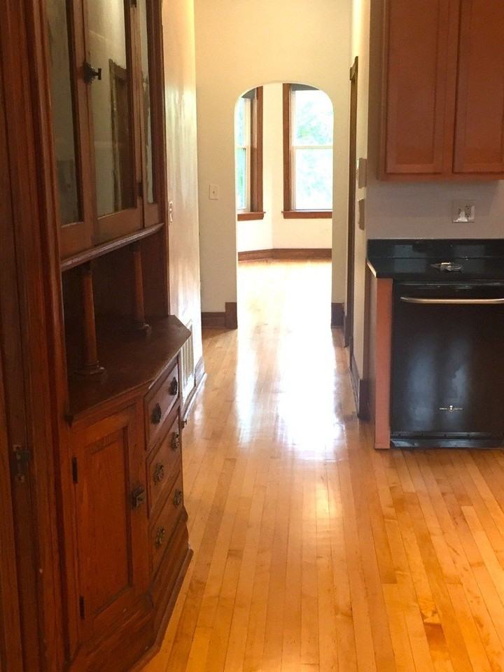 2318 S Marshall Blvd #2 - Photo 4 of 17