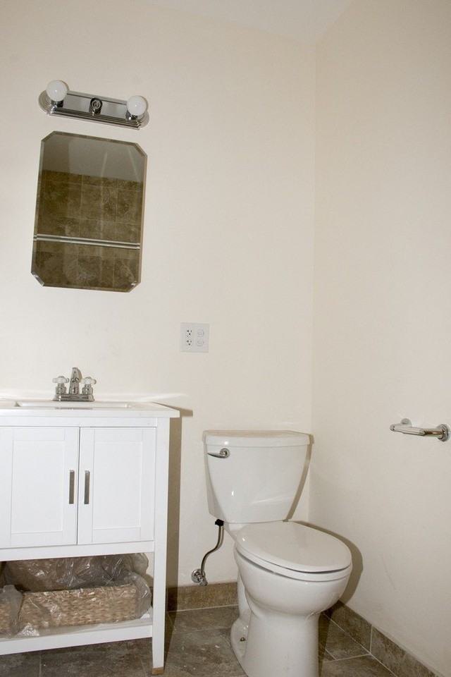 2318 S Marshall Blvd #2 - Photo 7 of 17