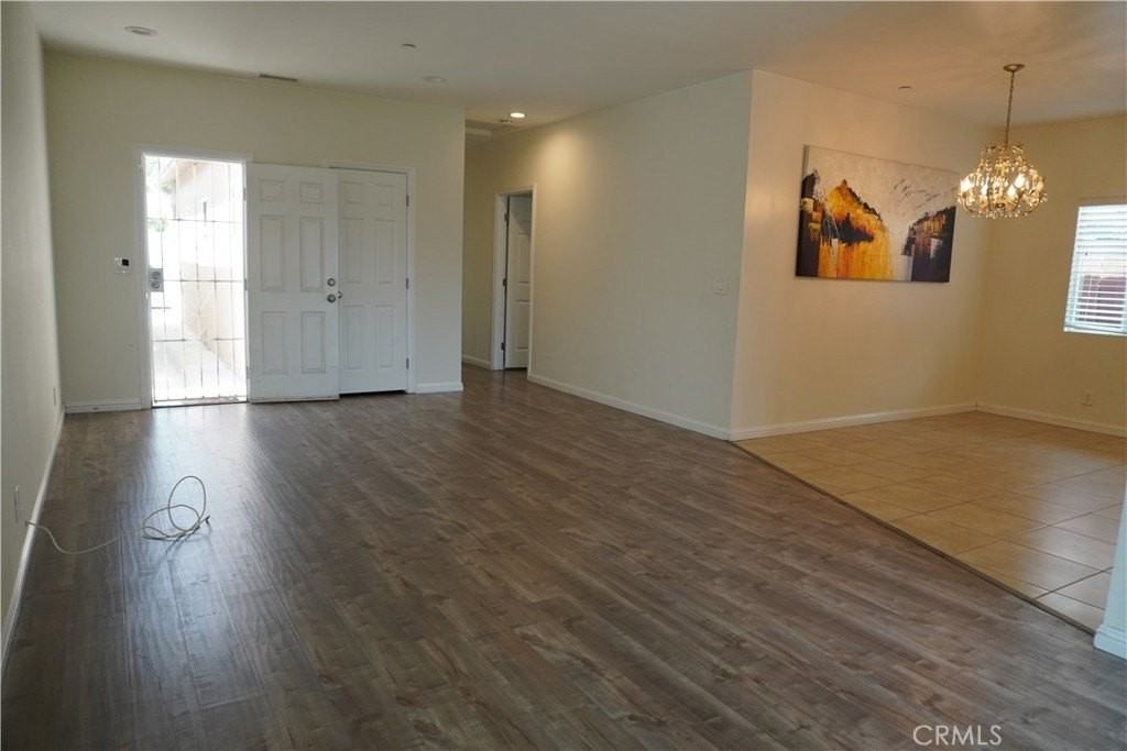 5611 Lemon Ave - Photo 4 of 20