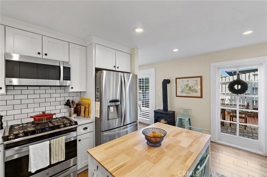 1185 Noria St - Photo 5 of 25