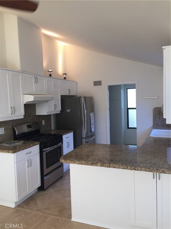 427 Poinsettia Ave #1-2 - Photo 3 of 3