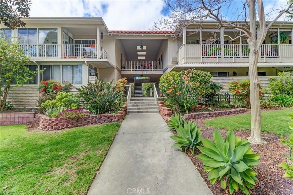 661 Avenida Sevilla #B - Photo 4 of 35