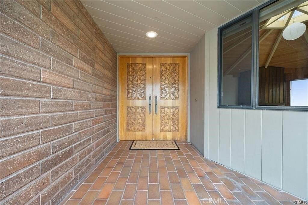 814 Emerald Bay - Photo 4 of 37