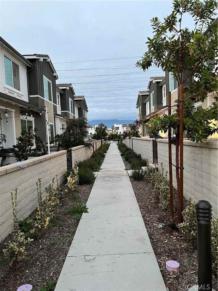 3611 E Moonlight St #34 - Photo 4 of 48