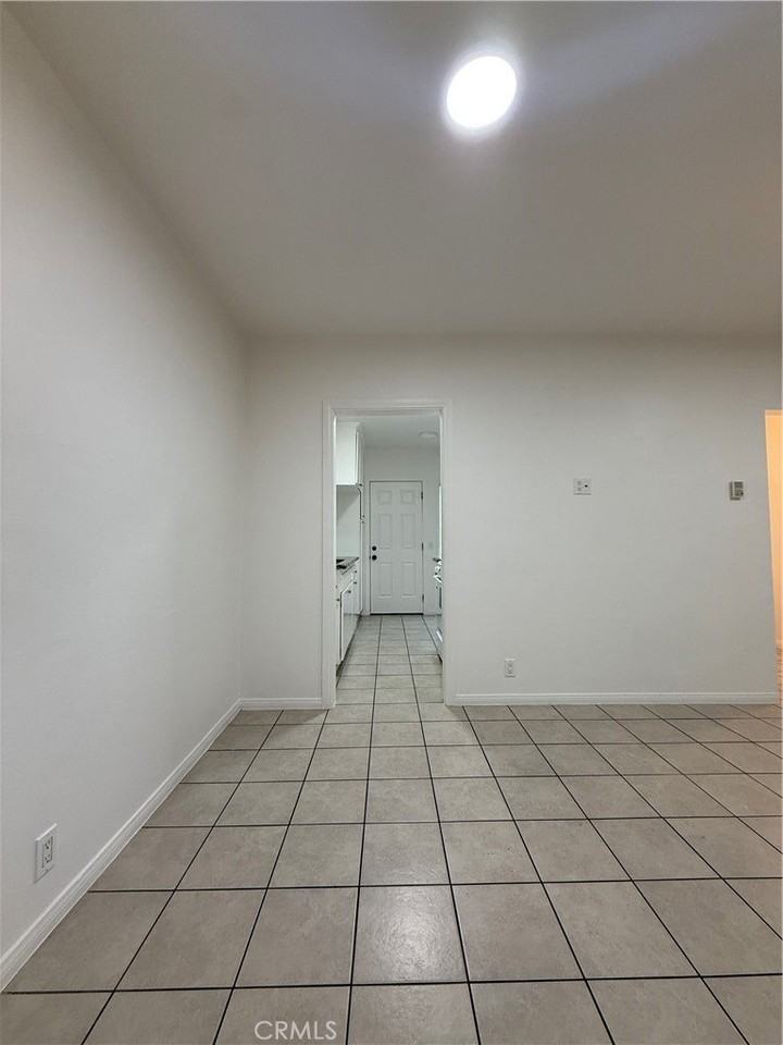 1880 Pine Ave #9 - Photo 6 of 15