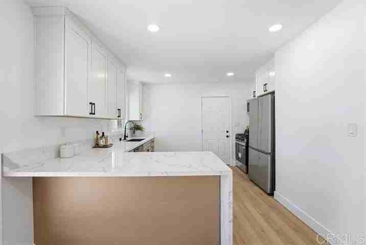 702 Oaklawn Ave - Photo 3 of 23