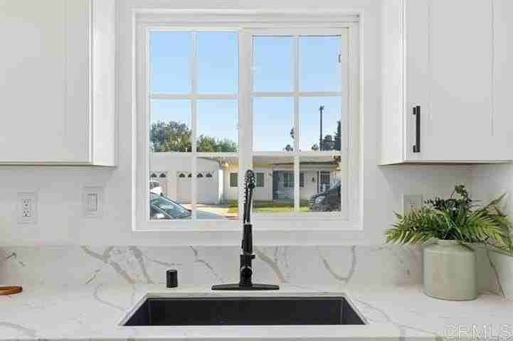 702 Oaklawn Ave - Photo 5 of 23