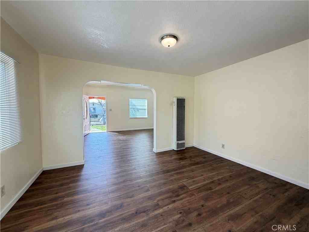 1011 E 65th St - Photo 6 of 13