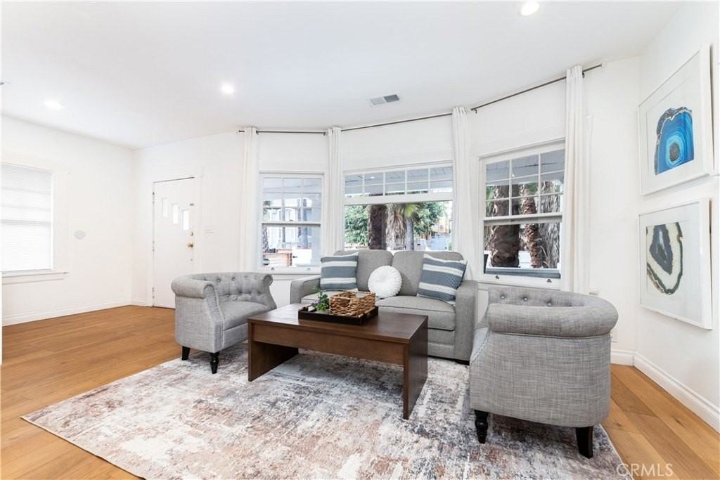 6008 Carlton Way - Photo 6 of 29