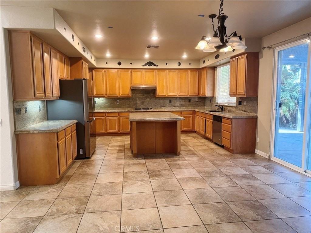 5771 Cairo Ct - Photo 5 of 18