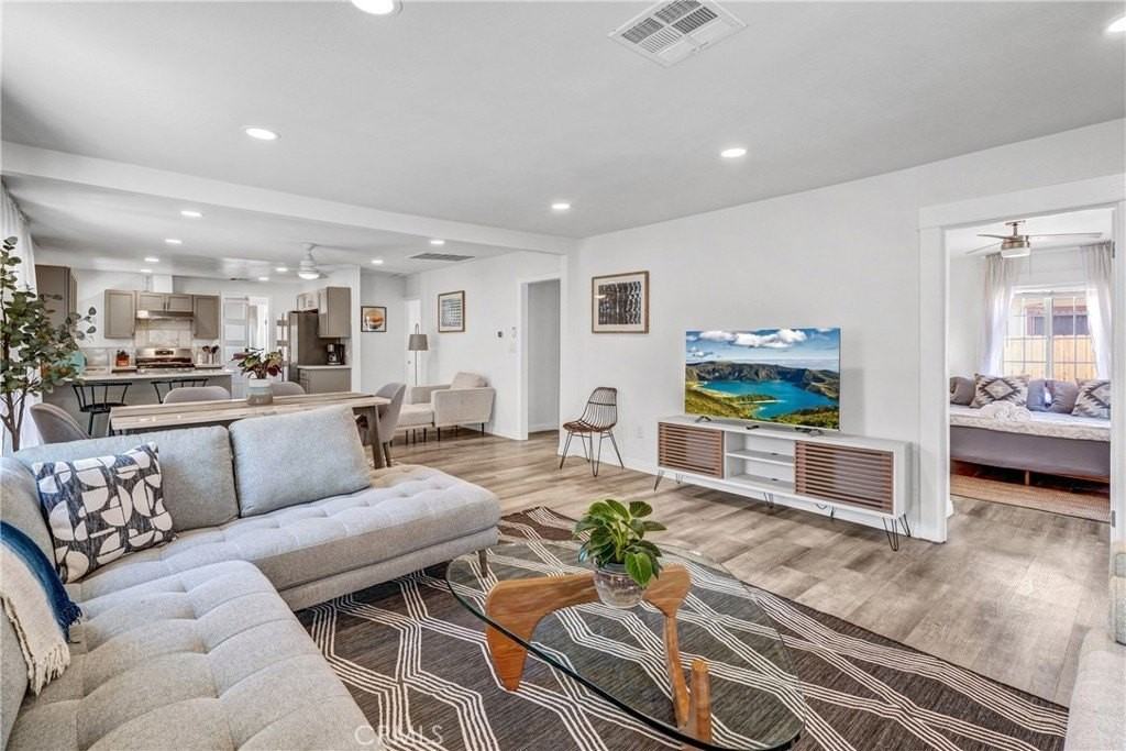 422 W Bencamp St - Photo 4 of 9