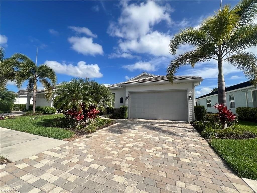 28442 Captiva Shell Loop - Photo 2 of 35