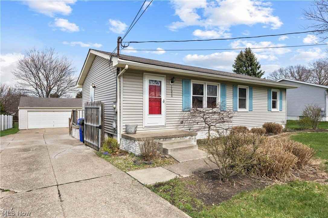 17050 Sheldon Rd - Photo 3 of 37