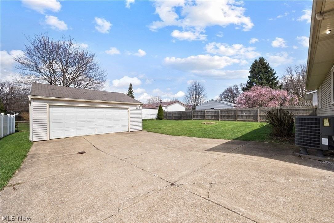 17050 Sheldon Rd - Photo 4 of 37