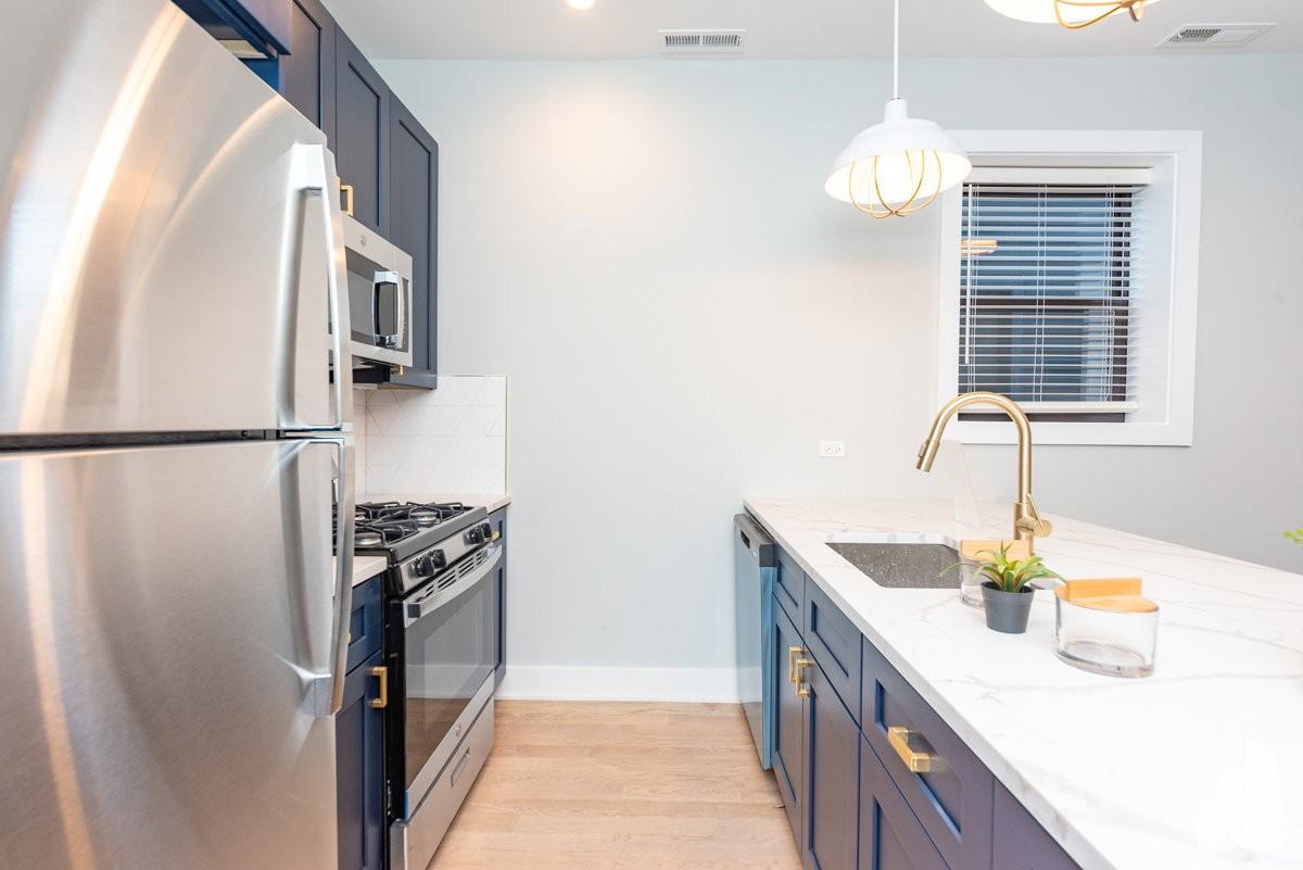 W Montrose Ave #4409-3B - Photo 4 of 8
