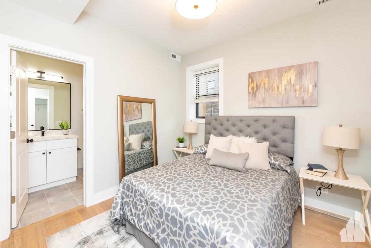 W Montrose Ave #4409-3B - Photo 5 of 8