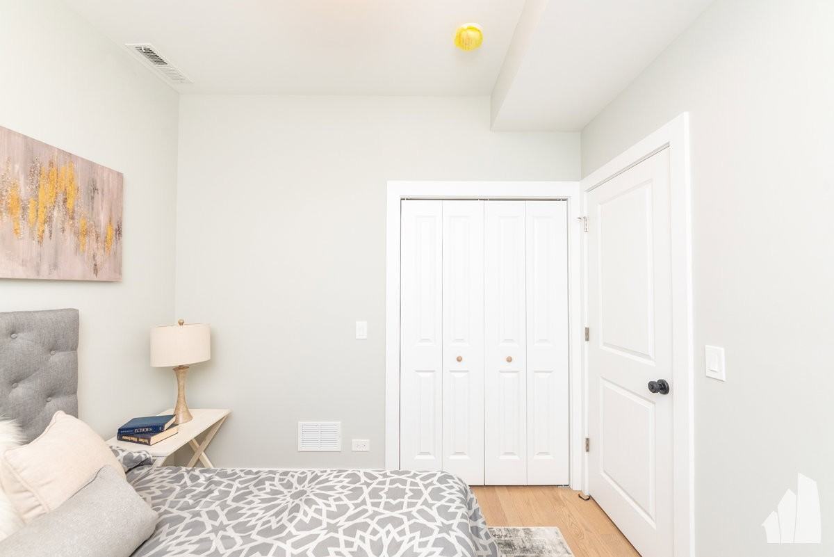 W Montrose Ave #4409-3B - Photo 6 of 8