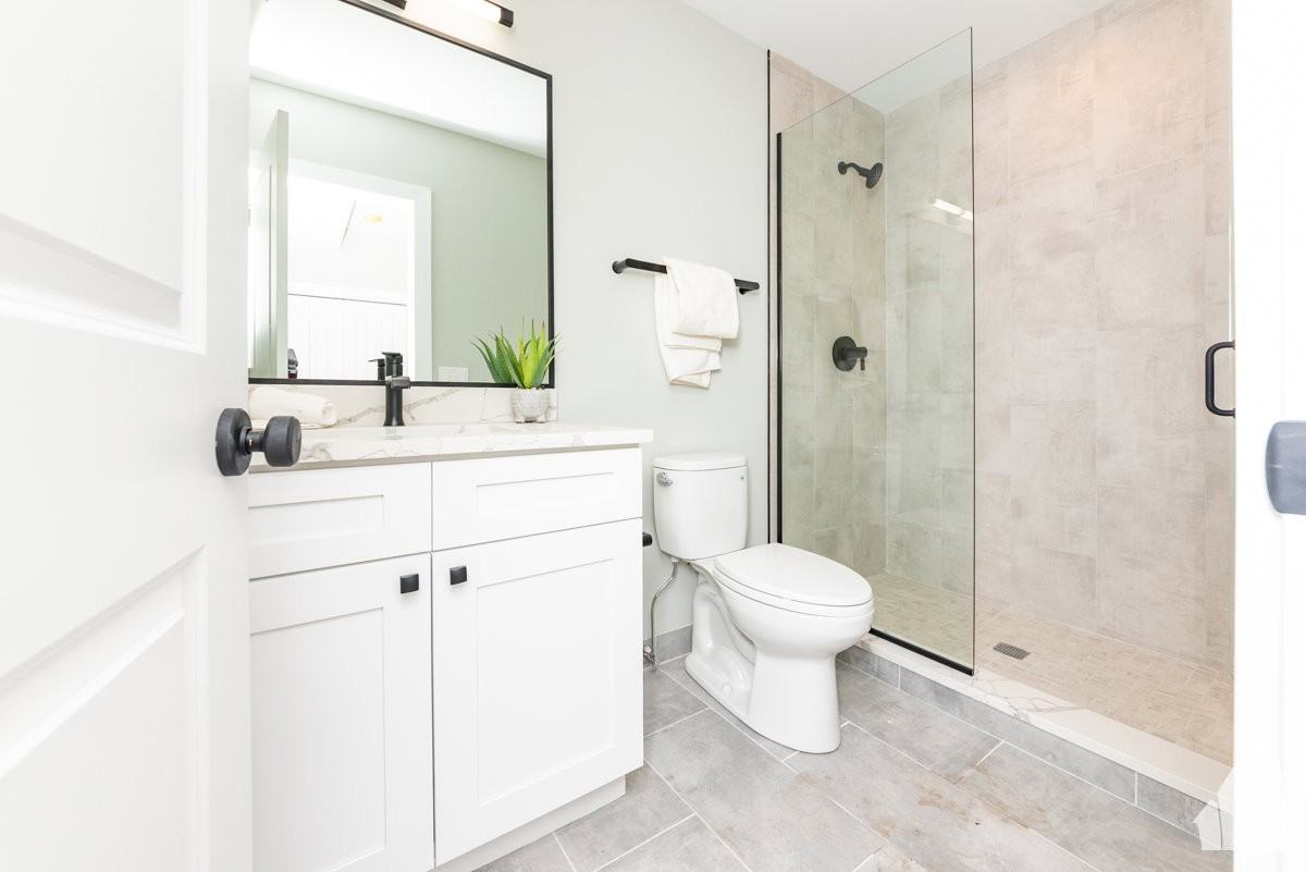 W Montrose Ave #4409-3B - Photo 7 of 8