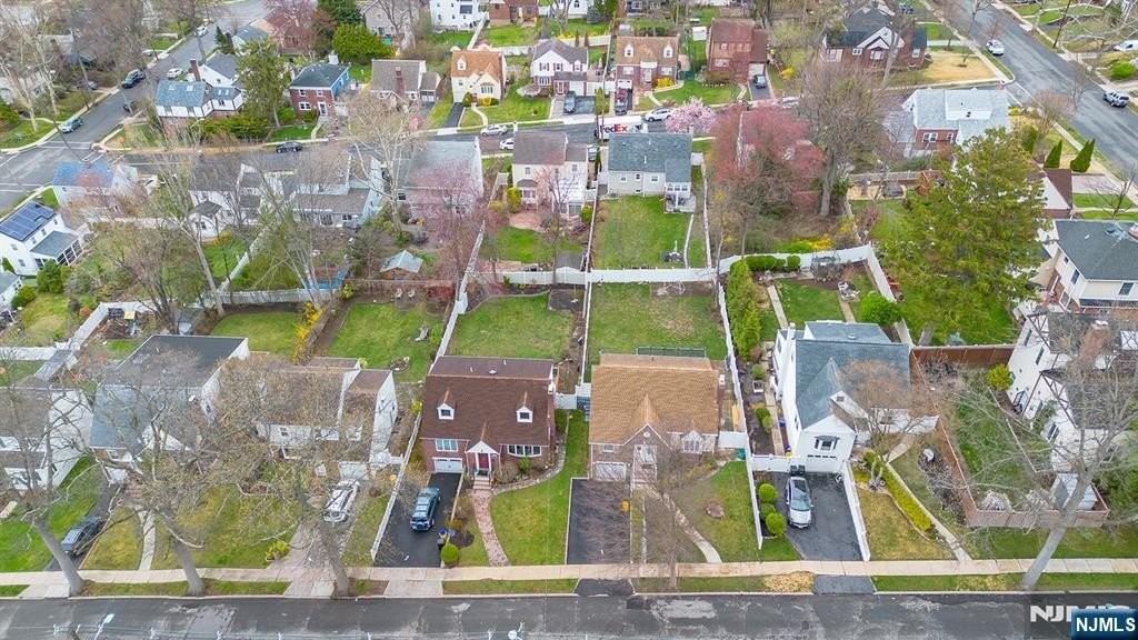 515 North St - Photo 3 of 35