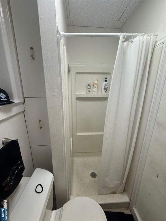 322 Anderson Ave - Photo 6 of 17