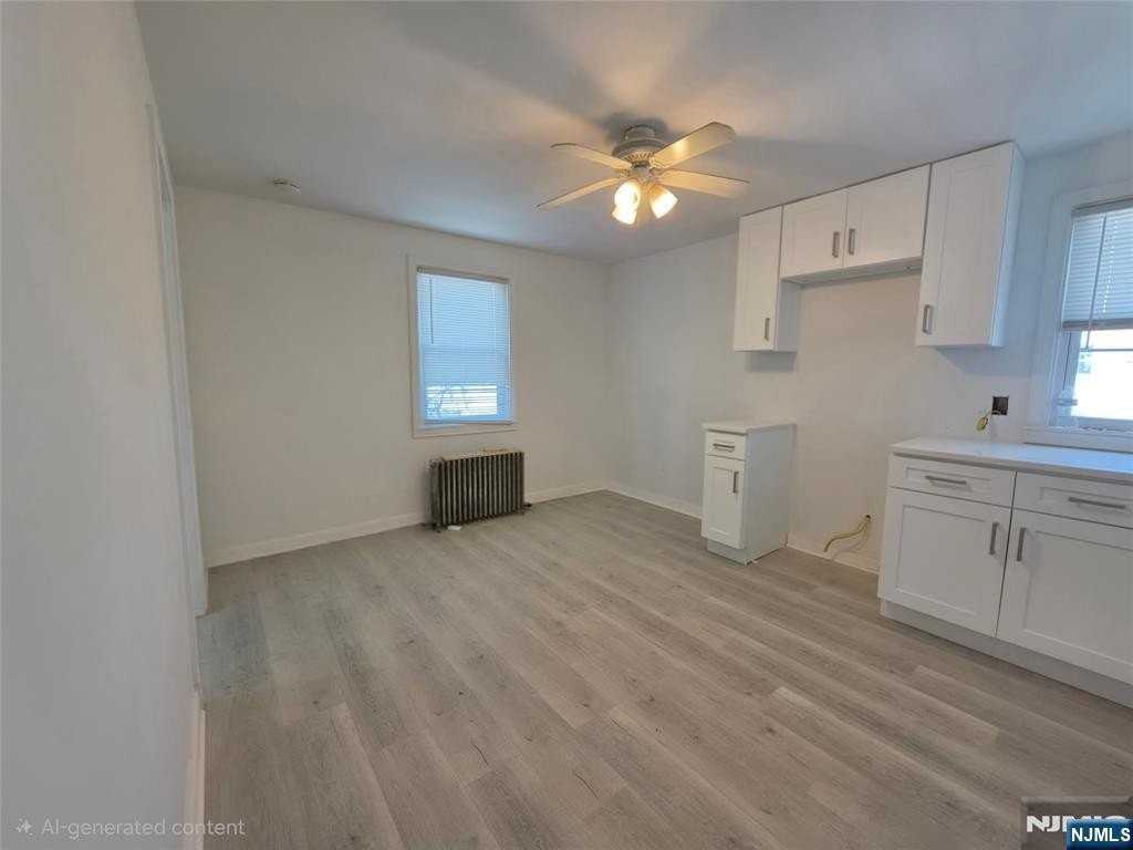 683 Kingsland Ave - Photo 3 of 13