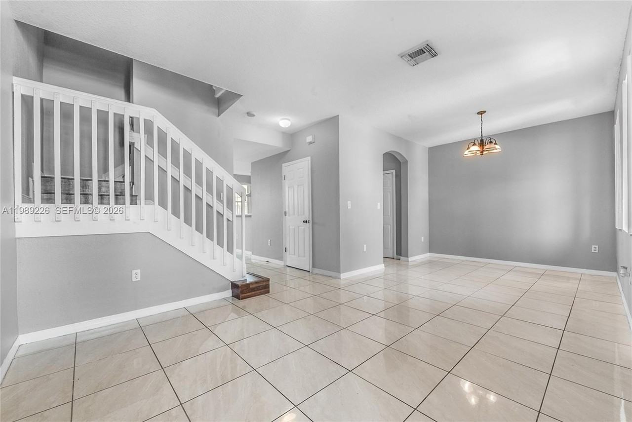 24376 Sw 109th Ct - Photo 2 of 8