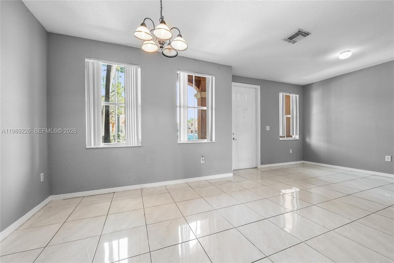 24376 Sw 109th Ct - Photo 3 of 8