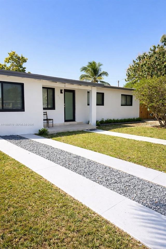 9831 Martinique Dr - Photo 2 of 5