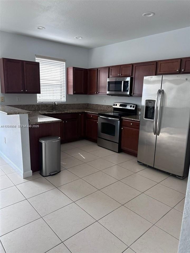 11440 Sw 239th Ln - Photo 3 of 8