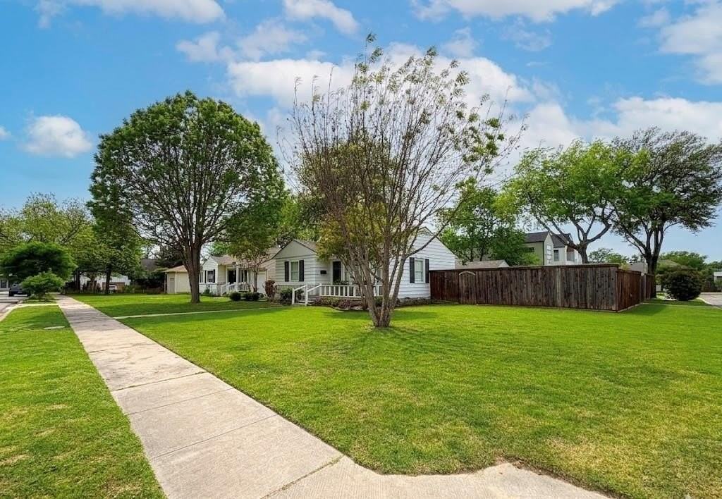 9919 Dresden Dr - Photo 3 of 10