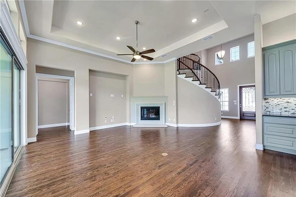 6347 Francis Ln - Photo 4 of 21