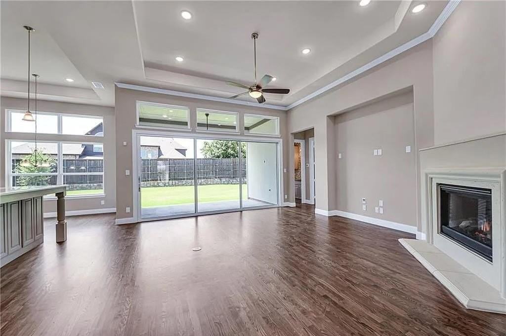 6347 Francis Ln - Photo 7 of 21