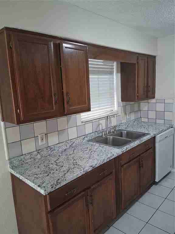 1100 Mapleview Dr - Photo 5 of 13