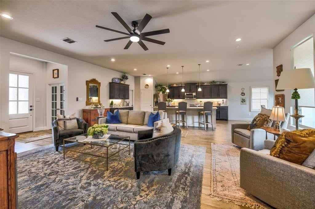 1301 Blanco Trl - Photo 6 of 19