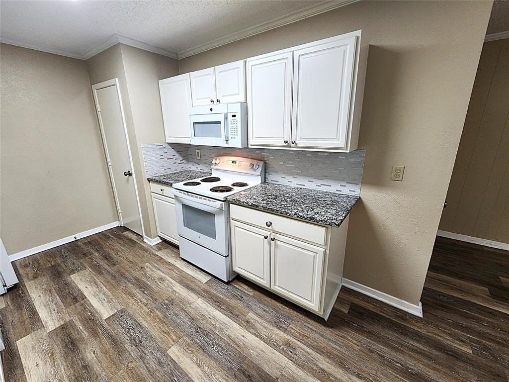 127 Cooper St - Photo 4 of 21